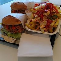 2x hot chick'ns, salt and chilli fires and karma drink at Bare Bun in Belfast