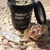 Angels on bare skin - Vegan fresh cleanser with lavender and almonds!   at LUSH - Westfield Mall of Scandinavia in Solna