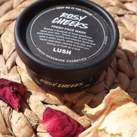 Rosy cheeks - Vegan fresh face mask with rose and kaolin!  at LUSH - Westfield Mall of Scandinavia in Solna