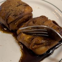 Dessert-glazed cinnamon buns!   at Alt.a in Seoul