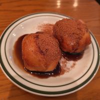 The cinnamon buns dessert at Alt.a in Seoul