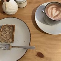 Bananenbrot und Kakao mit Hafermilch  at Café Mia in Lemgo