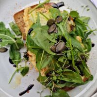 Brot mit Humus und Avocado at Café Mia in Lemgo