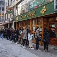 queue at Ess a Bagel - 3rd Ave in New York City