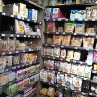 Many vegan snacks at Biomonde Cachan in Cachan