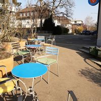 Outdoor seating at Vita Volta in Zurich