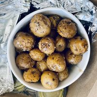 Criollitas  at La Civeta & el Elefante - Café in Medellin