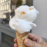 Coco et Sticky rice mango   at Oui Oui - Saint-Gilles in Brussels