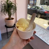 White peach and almond  at Oui Oui - Saint-Gilles in Brussels