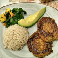 Lentil patties, avocado, rice, salad at Dicha Chibcha in Villa De Leyva