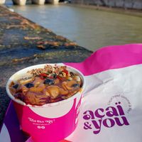 'Salted Caramel Bowl' with cashews, blueberries, banana, granola, peanut butter & grains/seeds (medium size, 13.50€) at Açaï & You - Rue Dauphine in Paris