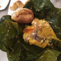 Tamal de garbanzos con champiñones, tofu, salchicha vegan y más 🌽 10/10 at Marvelous Vegan Plant Power Food in Bogota