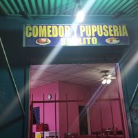Sign at Comedor y Pupuseria in El Delirio