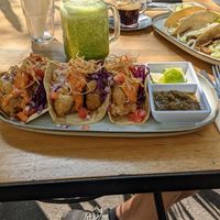 Tacos Baja and Tacos Milanesa 🤤 plus viralshield juice at Fresh & Co in Mexico City