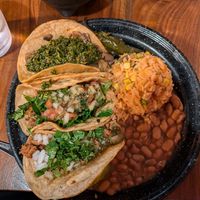 Taco dinner plate at Penelope's Vegan Taqueria in Chicago