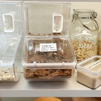 nuts, pasta, grains and cinnamon at 1.5 do C  in Seoul