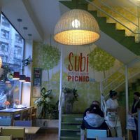 Clean, bright and spacious interior at Picnic in Buenos Aires