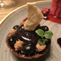 chocolate tart with white chocolate piece at Kopps in Berlin