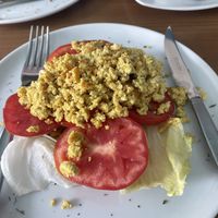 Tofu scramble in toast   at Canttú in Huaraz