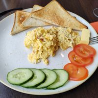 Breakfast. Already handed the cheese over to my friend 😅 at B&S Restaurant in Bloenduos