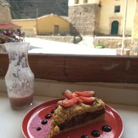 Apple crumble at Sunshine Cafe in Ollantaytambo