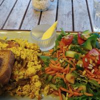 Tofu scramble at Easy Peasy in Berlin