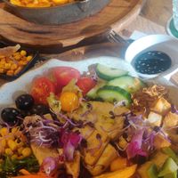 Vegan tofu bowl en vegan burger at New York 3 in Benidorm