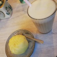 Bun und Chai Latte mit Hafermilch at Viet Kafe in Hannover