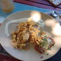 Fried onion entry at Maha Prana in Dolus-doleron