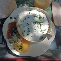 Cucumber soy joghurt entry at Maha Prana in Dolus-doleron