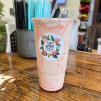 Just gave our Happy Cow sticker to this local group who are fully plant based! Come check them out   at The Healthy Edge in Springfield