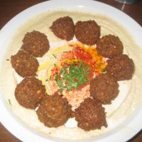 Hummus and falafel at Hummus Bar - Oktober in Budapest