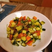 Arab salad at Hummus Bar - Oktober in Budapest