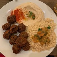 Falafel main dish at Hummus Bar - Oktober in Budapest
