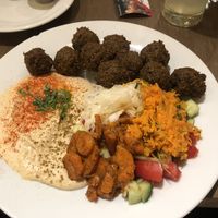 Falafel main at Hummus Bar - Oktober in Budapest