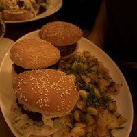 Vegane Burger, Bratkartoffeln und Salat  at Hotel Galactica in Muenster