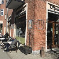 Facade of Café Olivia (outside seating)  at Café Olivia in Vanloese