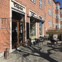 Facade of Café Olivia (outside seating)  at Café Olivia in Vanloese