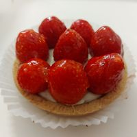 Tarte au fraises at L'Empire des Sans in Montpellier