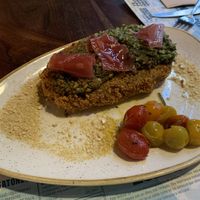 Berenjena con pesto   at Distrito Vegano Invernadero in Madrid