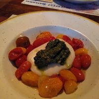 Caprese salad at Distrito Vegano Invernadero in Madrid