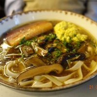 Ramen at Distrito Vegano Invernadero in Madrid