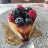 Pastel de queso at Distrito Vegano Invernadero in Madrid