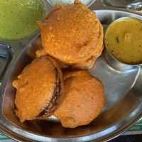 Onion bajji with dipping sauces   at Saravanaa Bhavan in Rome