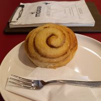 cinnamon roll 4,30€ at Moxxa - Aachene in Cologne