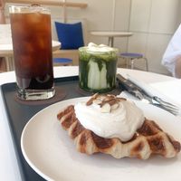 Americano, matcha and croffle with cream at Nuldam Space - 널담은공간 경복궁점 in Seoul