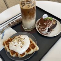 Vegan latte, vegan cream croiffle and vegan brownie   at Nuldam Space - 널담은공간 경복궁점 in Seoul