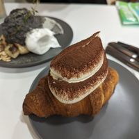 Mocha cream 🥐 at Nuldam Space - 널담은공간 경복궁점 in Seoul