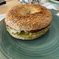Pesto Vegan Bagel sehr lecker   at O Ninho Family Bar in Lagos