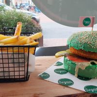 Seaweed burger with fries 🍟 at Mr. Vegan Foodbar in Groningen